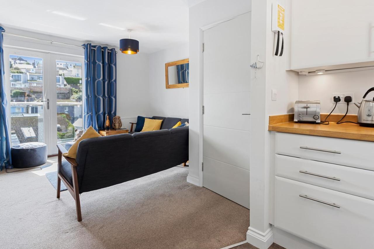 A Modern And Cosy Apartment Just Yards From Brixham'S Bustling Harbourside 외부 사진