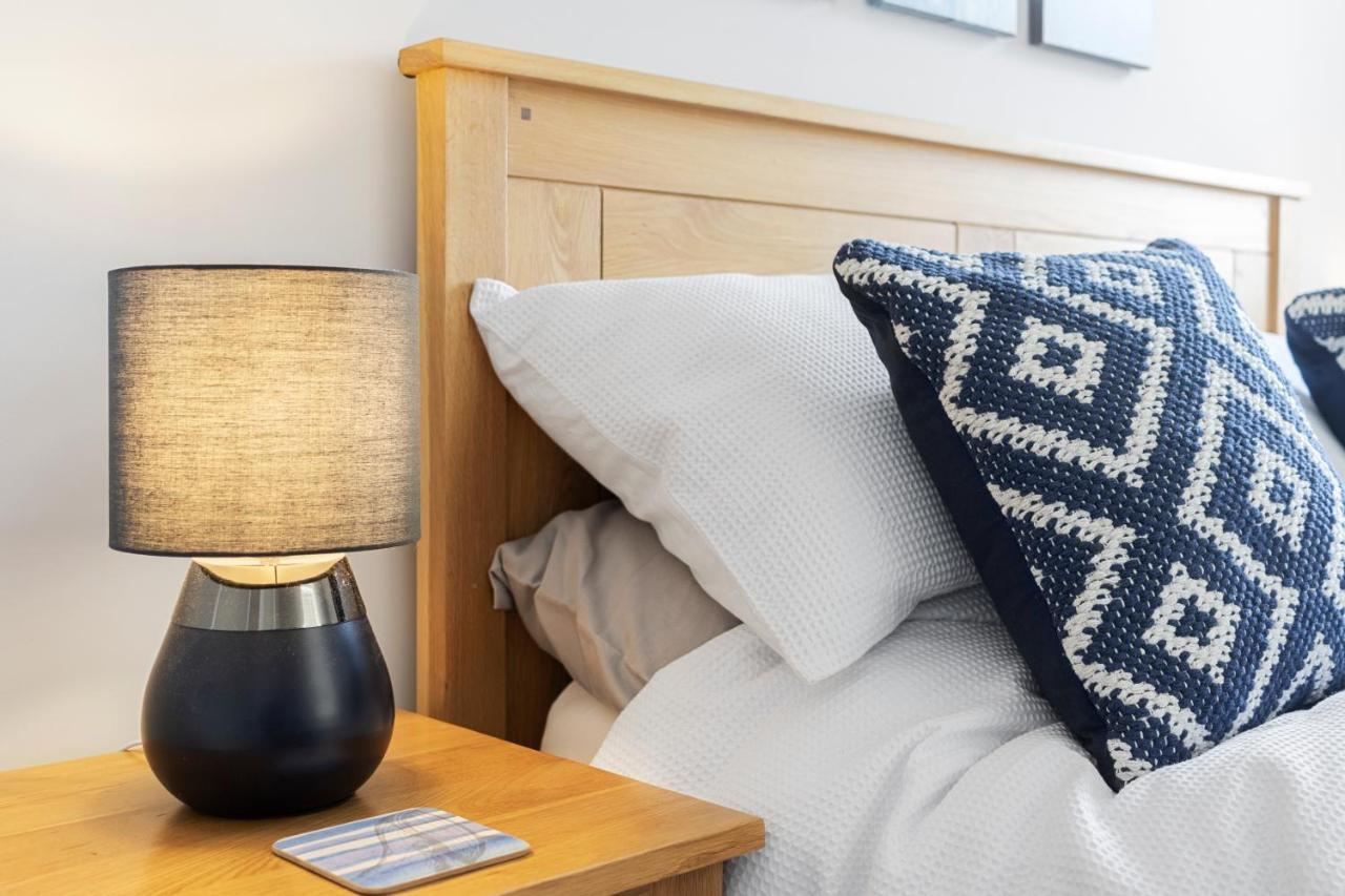 A Modern And Cosy Apartment Just Yards From Brixham'S Bustling Harbourside 외부 사진